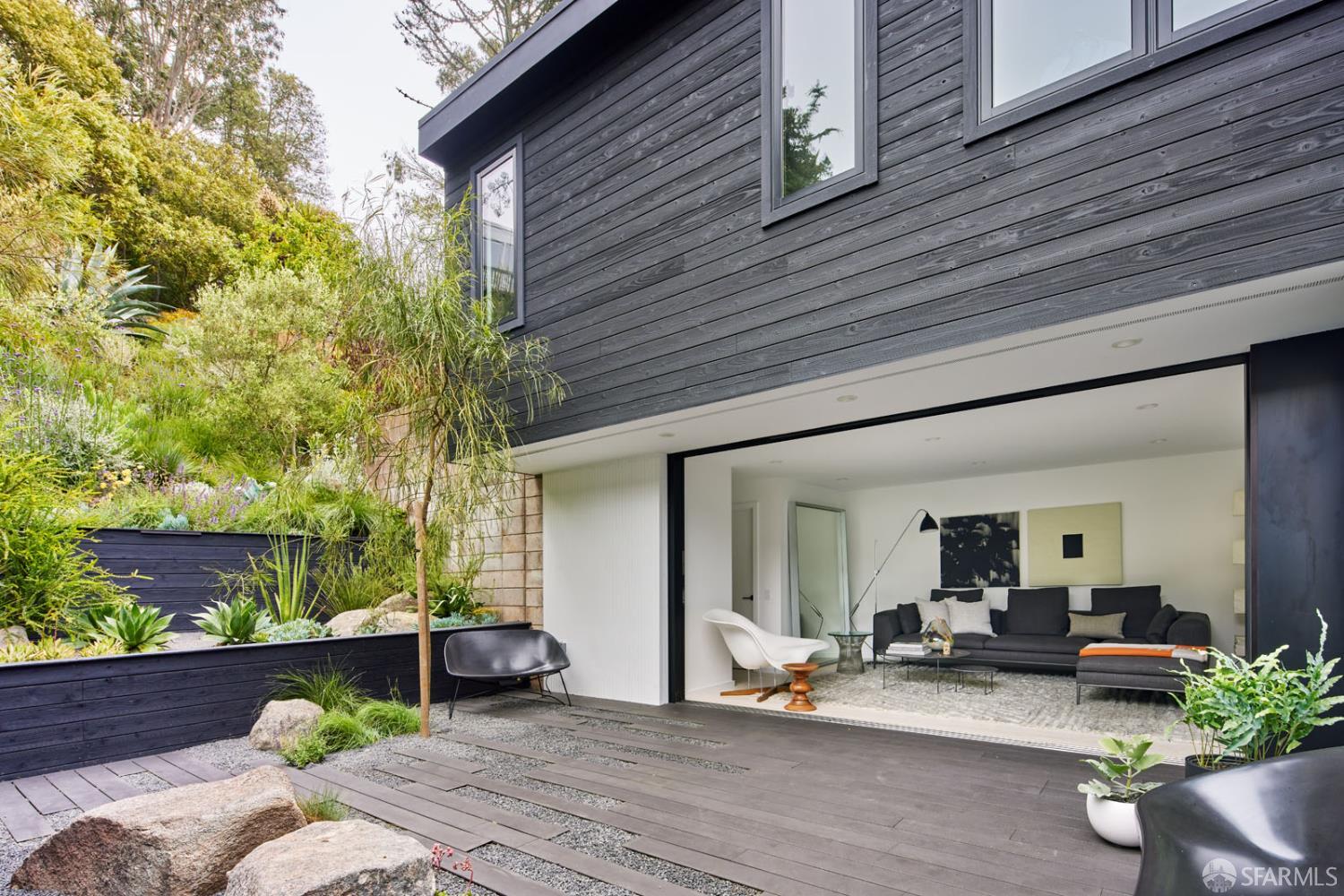 Detail Gallery Image 2 of 32 For 169 Amber Dr, San Francisco,  CA 94131 - 4 Beds | 3/1 Baths