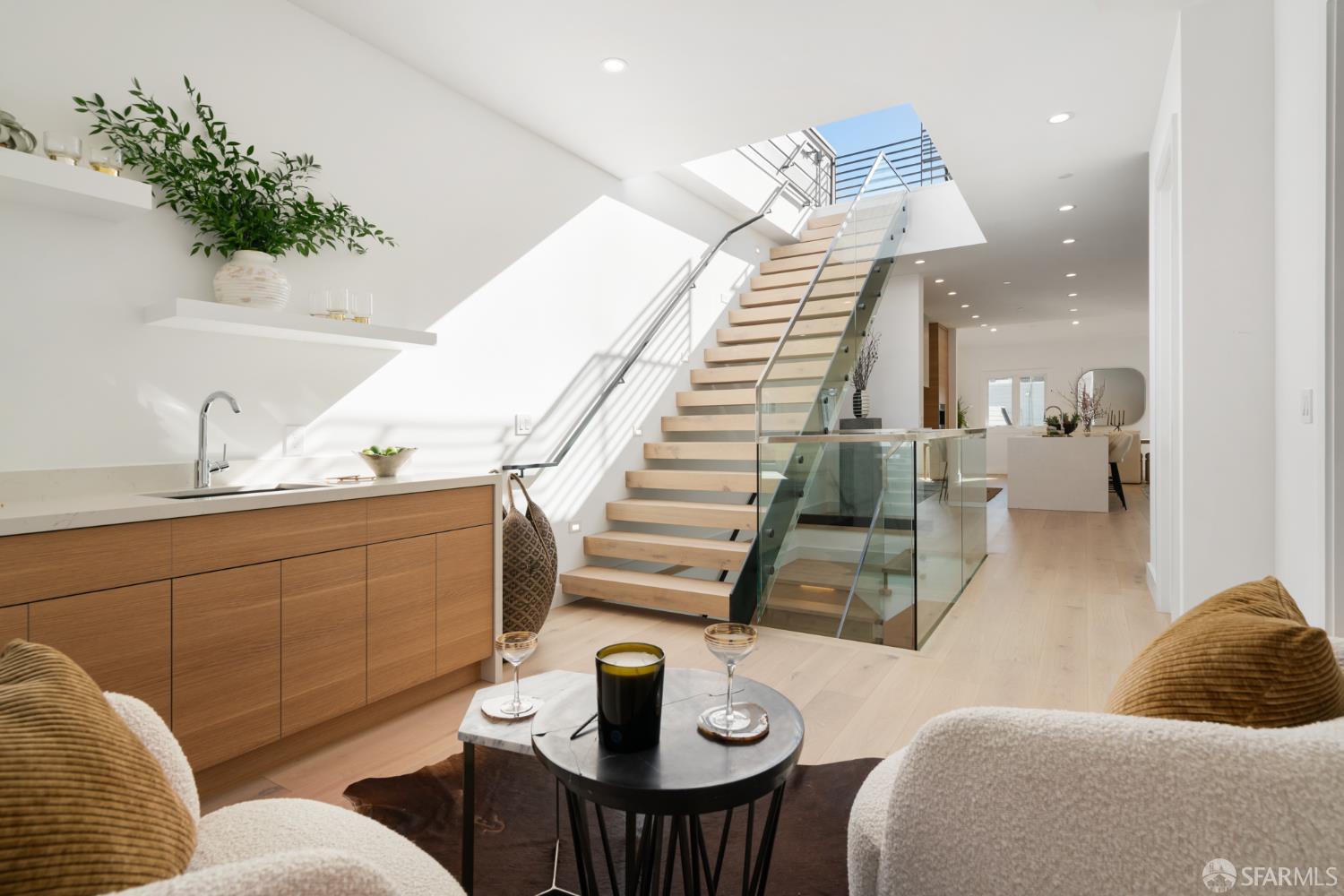 Detail Gallery Image 14 of 39 For 25 Brompton Ave, San Francisco,  CA 94131 - 4 Beds | 4/1 Baths