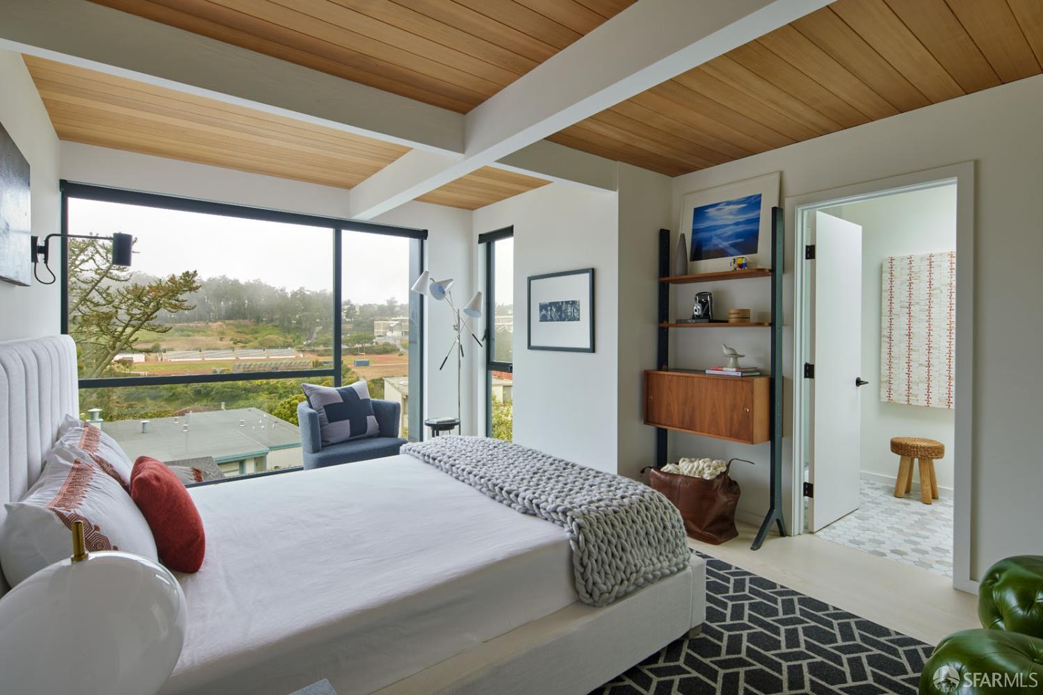 Detail Gallery Image 22 of 32 For 169 Amber Dr, San Francisco,  CA 94131 - 4 Beds | 3/1 Baths