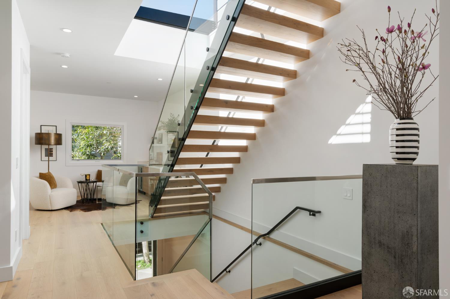 Detail Gallery Image 12 of 39 For 25 Brompton Ave, San Francisco,  CA 94131 - 4 Beds | 4/1 Baths