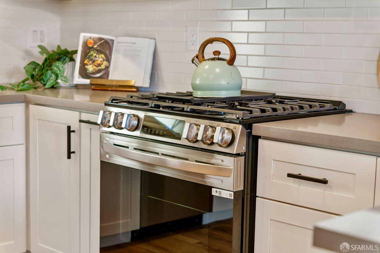 Photo #9: 426109472 Listing: Photo #9