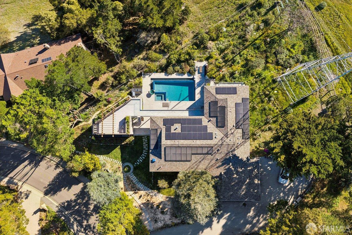 Detail Gallery Image 89 of 95 For 1435 Lakeview Dr, Hillsborough,  CA 94010 - 6 Beds | 5/1 Baths