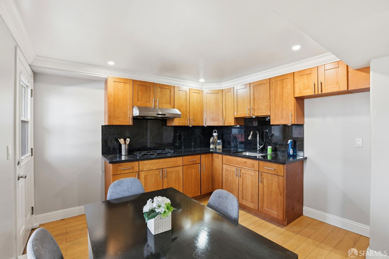 Detail Gallery Image 16 of 38 For 1826 Judah St, San Francisco,  CA 94122 - 2 Beds | 1 Baths