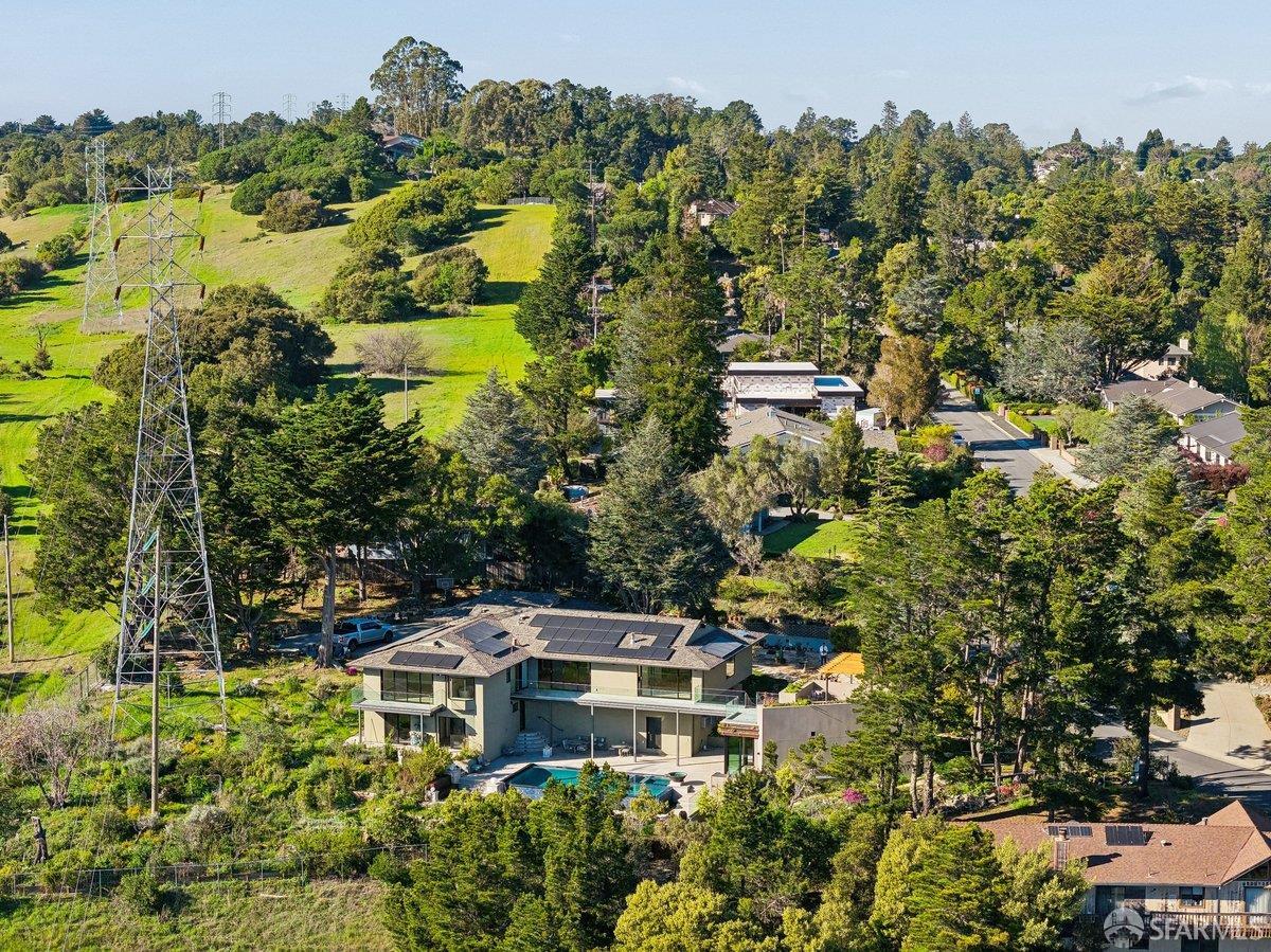 Detail Gallery Image 91 of 95 For 1435 Lakeview Dr, Hillsborough,  CA 94010 - 6 Beds | 5/1 Baths