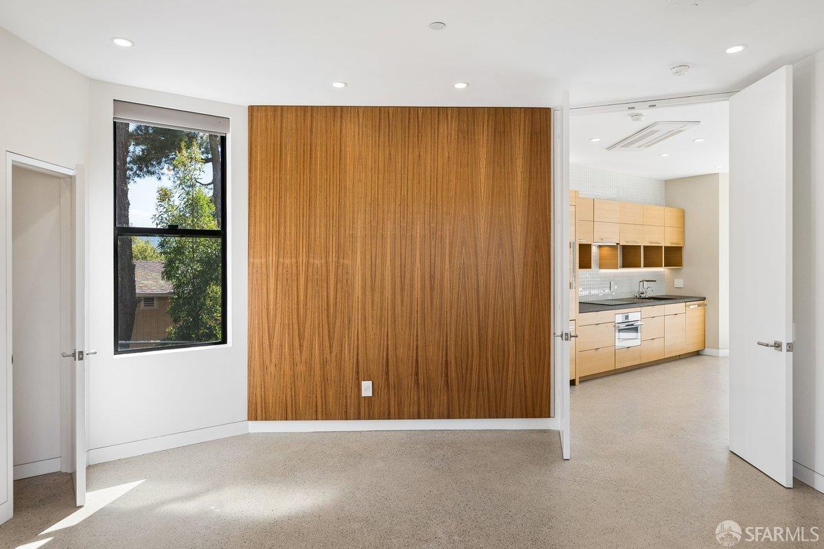 Detail Gallery Image 78 of 95 For 1435 Lakeview Dr, Hillsborough,  CA 94010 - 6 Beds | 5/1 Baths