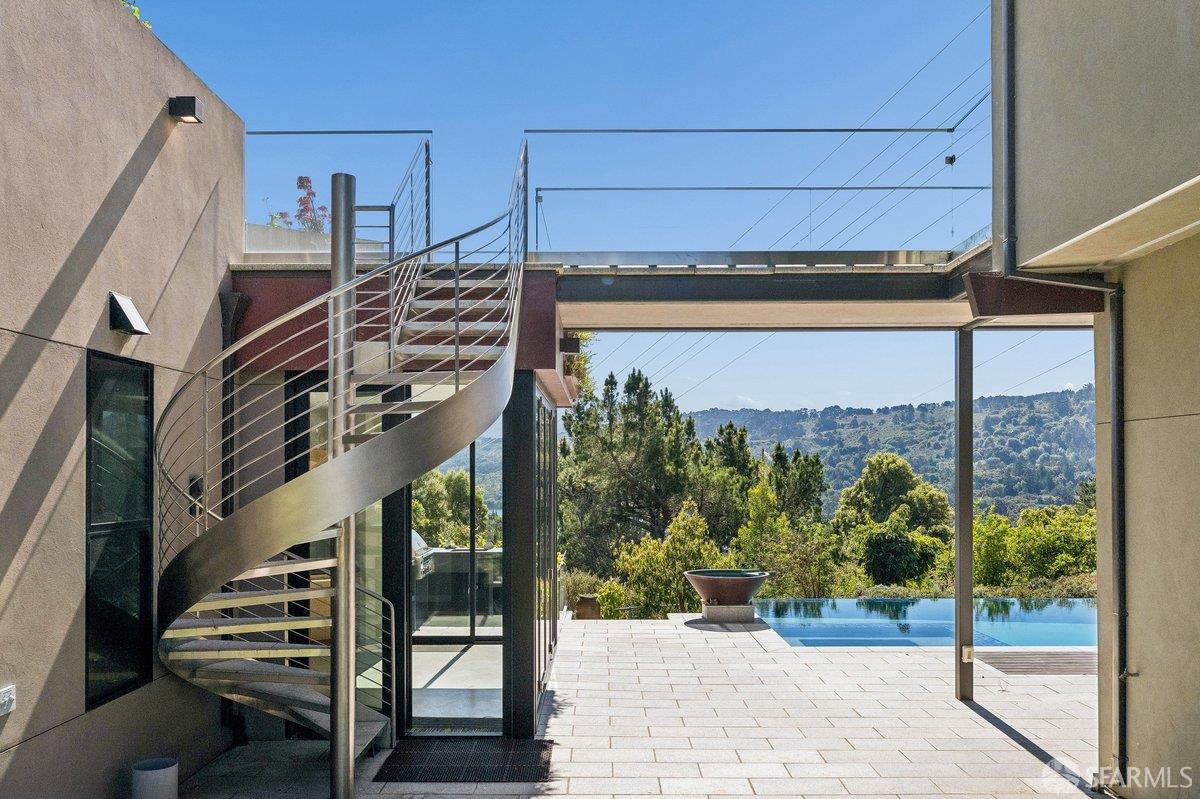 Detail Gallery Image 67 of 95 For 1435 Lakeview Dr, Hillsborough,  CA 94010 - 6 Beds | 5/1 Baths