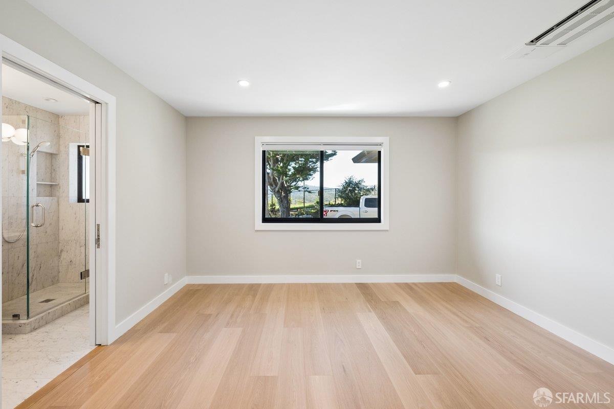 Detail Gallery Image 48 of 95 For 1435 Lakeview Dr, Hillsborough,  CA 94010 - 6 Beds | 5/1 Baths