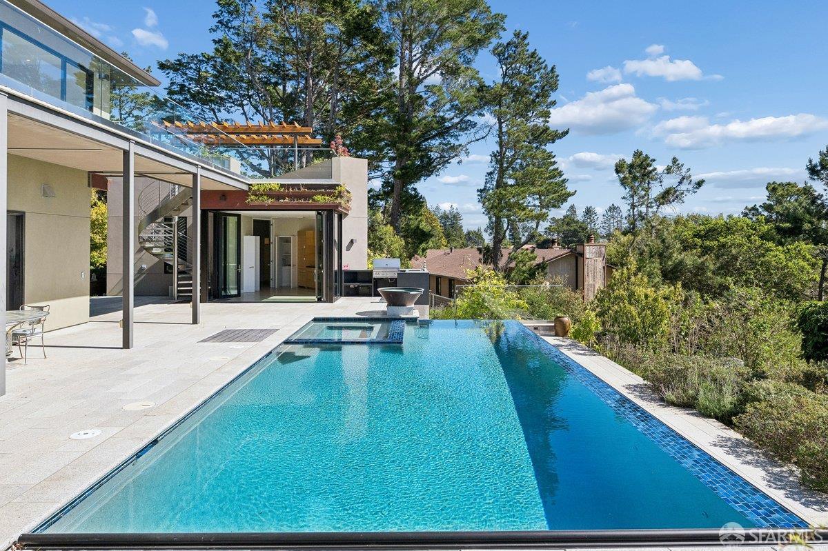 Detail Gallery Image 86 of 95 For 1435 Lakeview Dr, Hillsborough,  CA 94010 - 6 Beds | 5/1 Baths