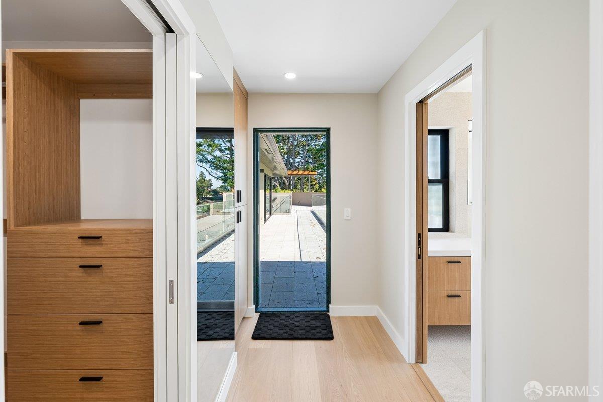 Detail Gallery Image 42 of 95 For 1435 Lakeview Dr, Hillsborough,  CA 94010 - 6 Beds | 5/1 Baths