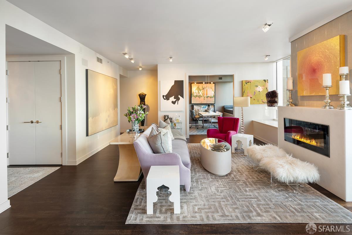 Photo #4: 426112313 Listing: Photo #4