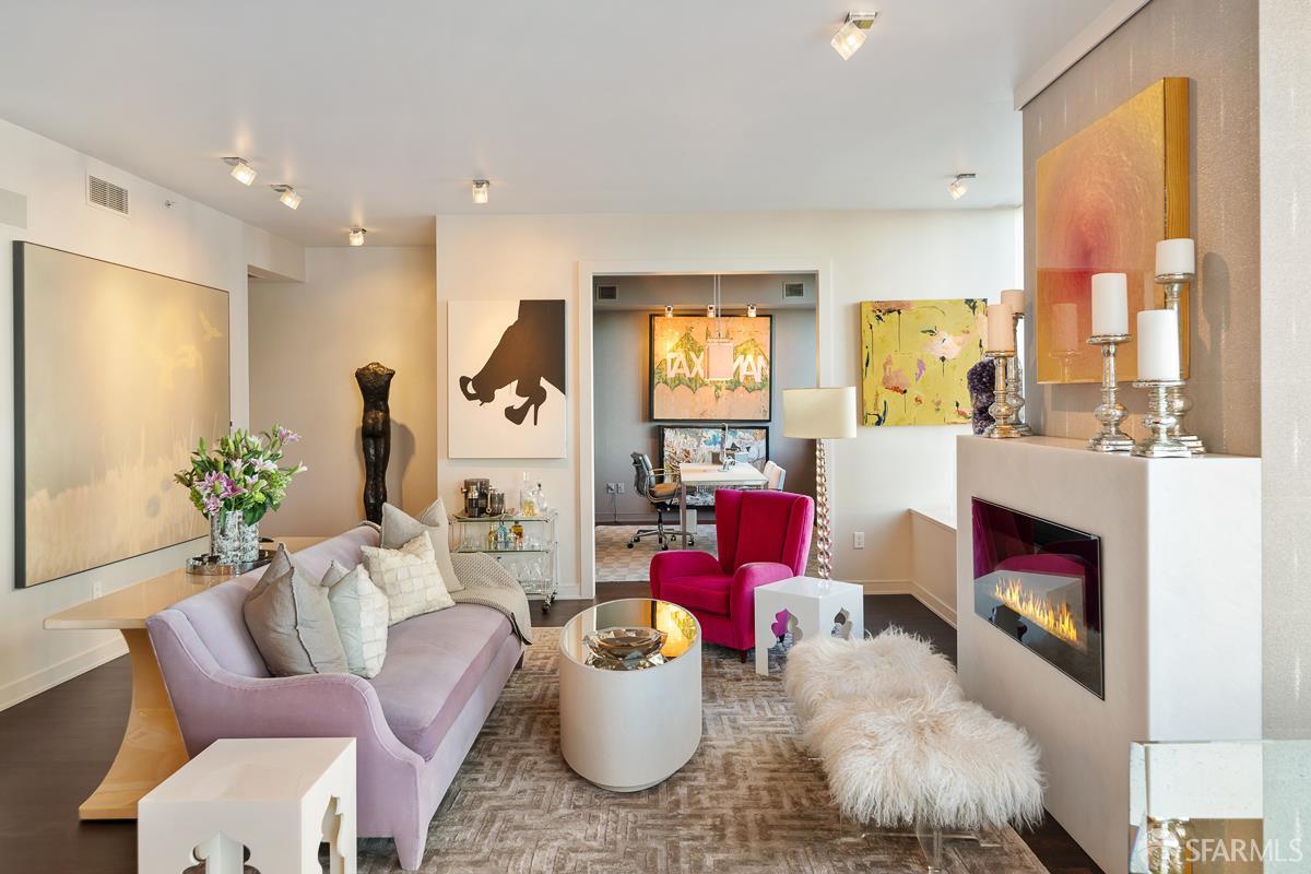 Photo #2: 426112313 Listing: Photo #2