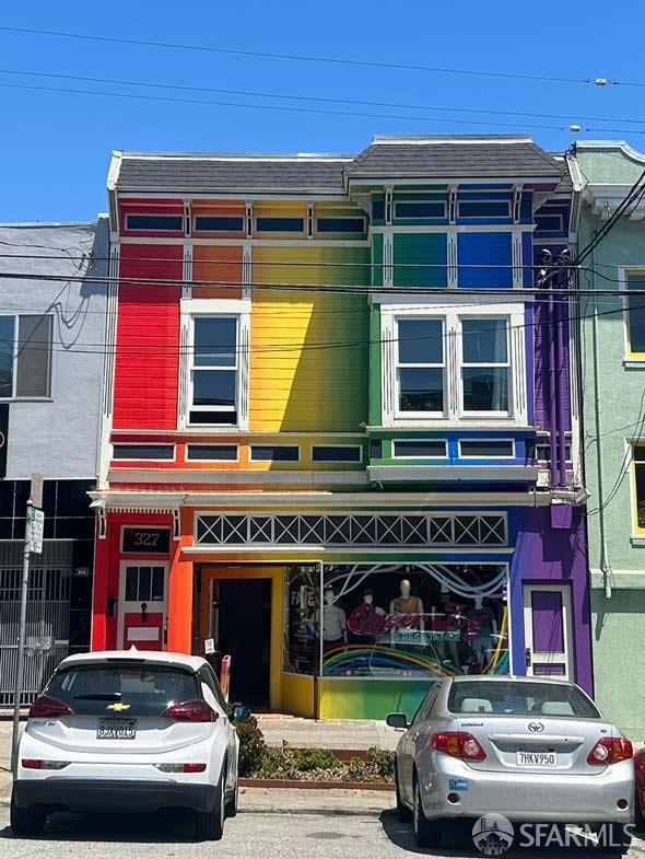 Detail Gallery Image 2 of 10 For 327 Noe St, San Francisco,  CA 94114 - – Beds | – Baths