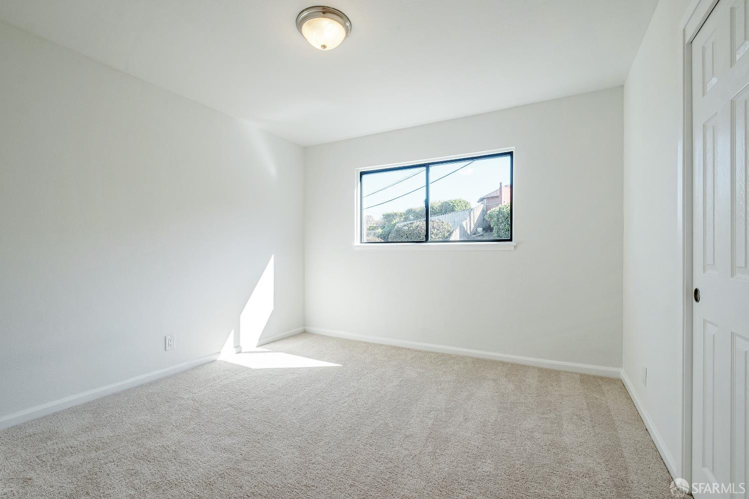 Detail Gallery Image 16 of 35 For 97 Canyon Dr, San Francisco,  CA 94112 - 4 Beds | 2/3 Baths