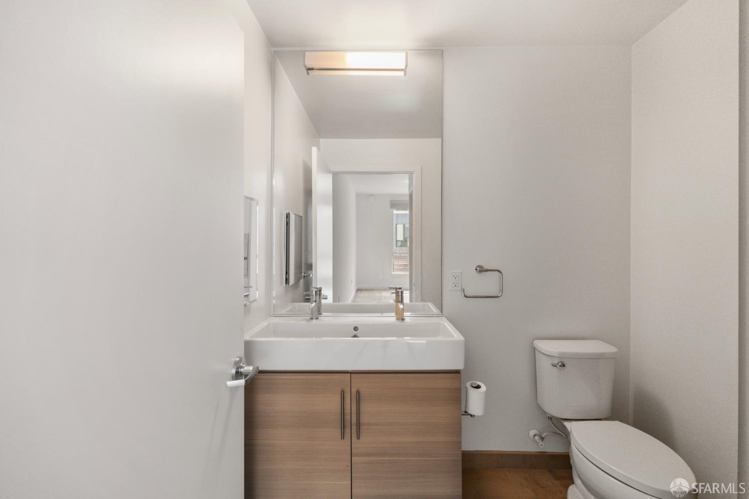 Detail Gallery Image 11 of 29 For 50 Jerrold Ave #214,  San Francisco,  CA 94124 - 2 Beds | 2 Baths