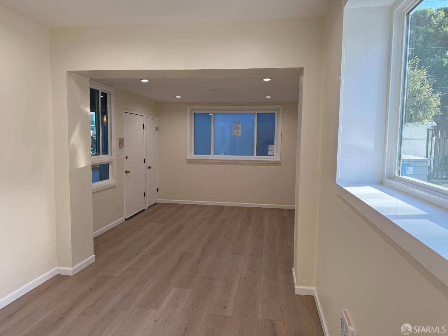 Detail Gallery Image 9 of 23 For 258 Dorland St #7,  San Francisco,  CA 94114 - 2 Beds | 2 Baths