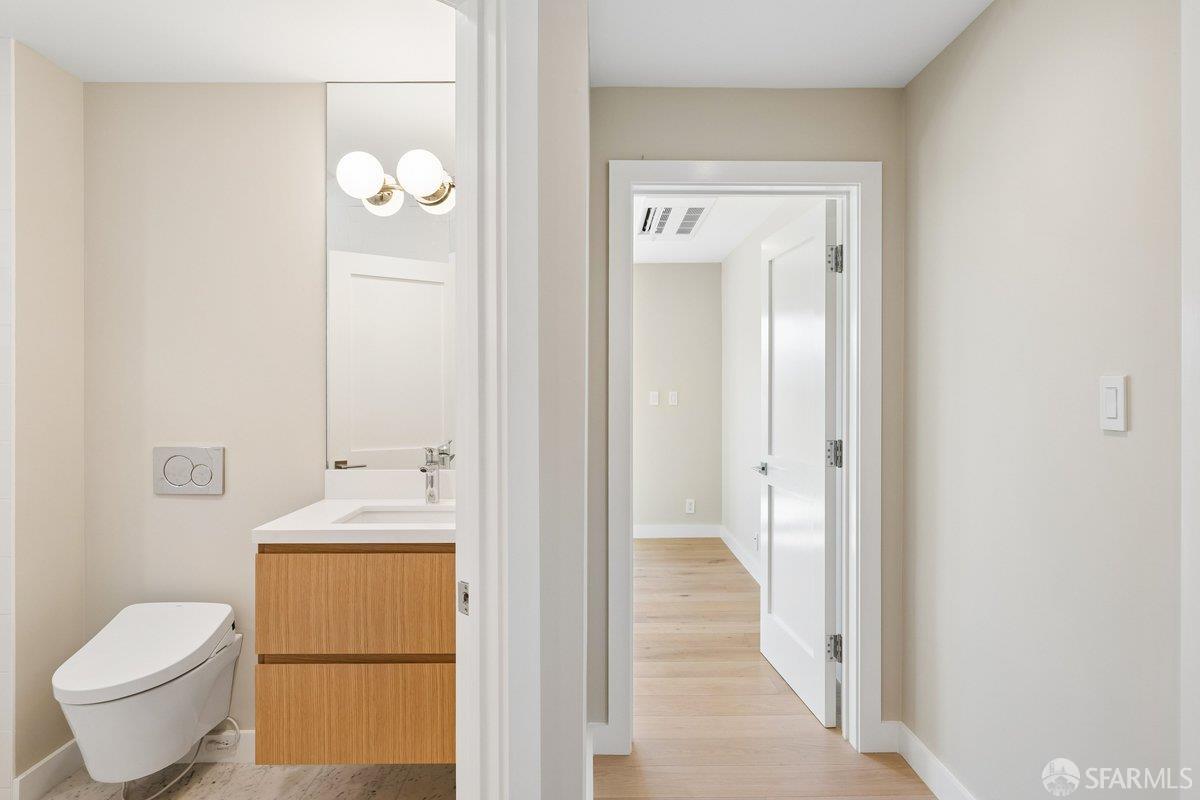 Detail Gallery Image 58 of 95 For 1435 Lakeview Dr, Hillsborough,  CA 94010 - 6 Beds | 5/1 Baths