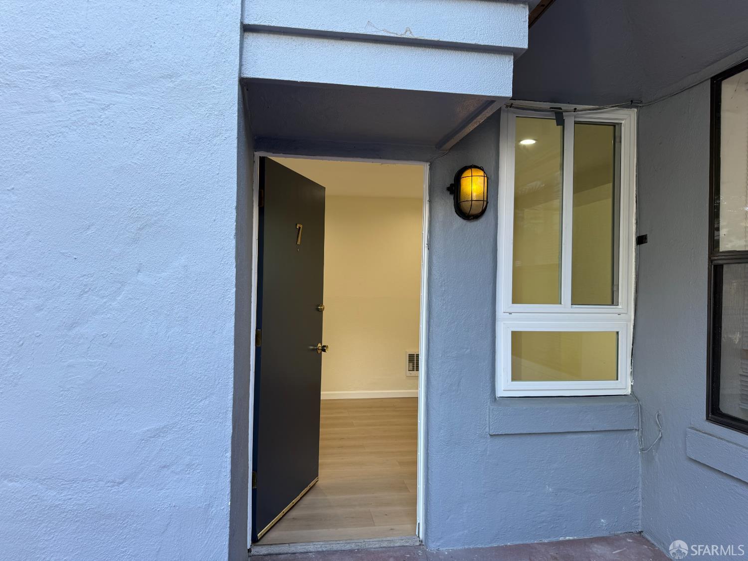 Detail Gallery Image 4 of 23 For 258 Dorland St #7,  San Francisco,  CA 94114 - 2 Beds | 2 Baths