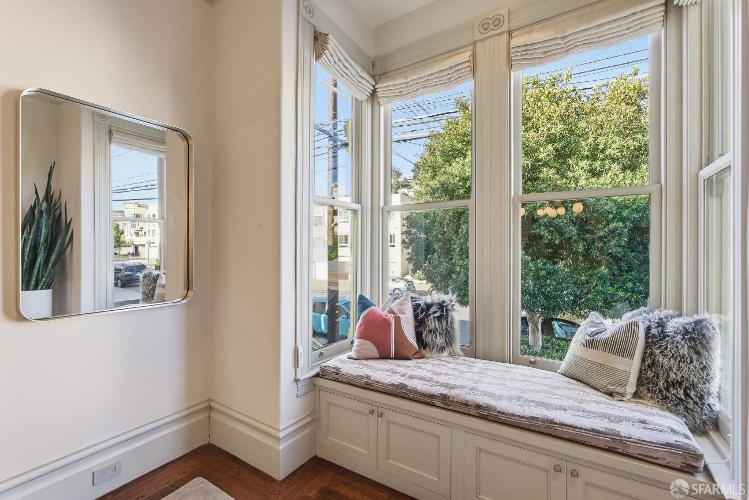 Detail Gallery Image 11 of 36 For 1375 Sanchez St, San Francisco,  CA 94131 - 3 Beds | 2 Baths