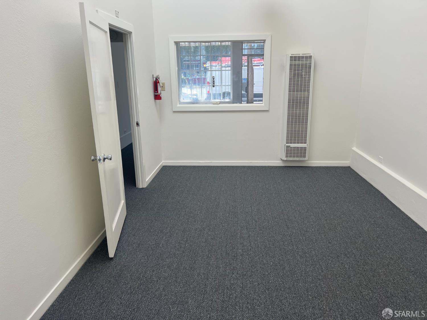 Detail Gallery Image 4 of 11 For 5842 Geary Blvd, San Francisco,  CA 94123 - – Beds | – Baths