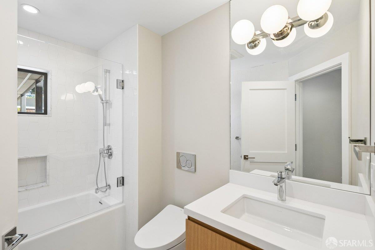 Detail Gallery Image 59 of 95 For 1435 Lakeview Dr, Hillsborough,  CA 94010 - 6 Beds | 5/1 Baths