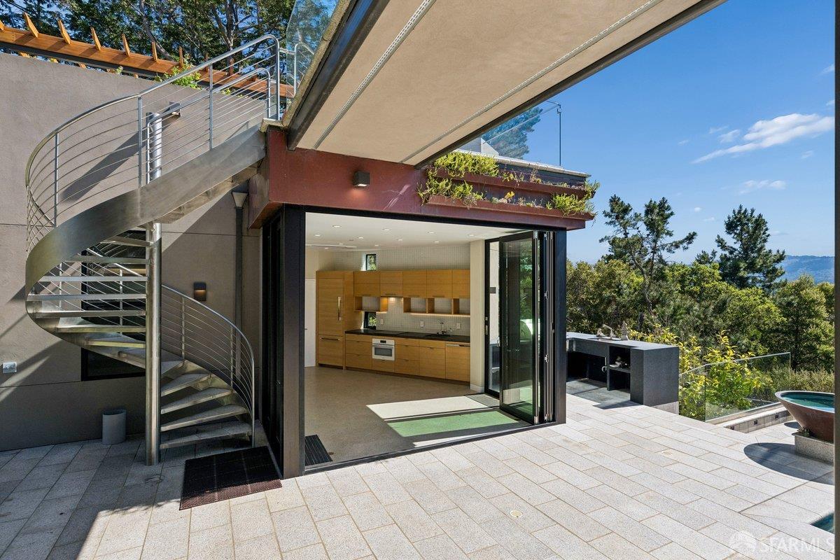 Detail Gallery Image 65 of 95 For 1435 Lakeview Dr, Hillsborough,  CA 94010 - 6 Beds | 5/1 Baths