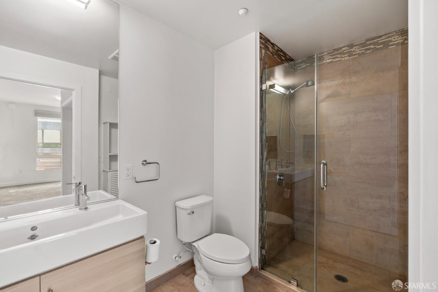 Detail Gallery Image 10 of 29 For 50 Jerrold Ave #214,  San Francisco,  CA 94124 - 2 Beds | 2 Baths