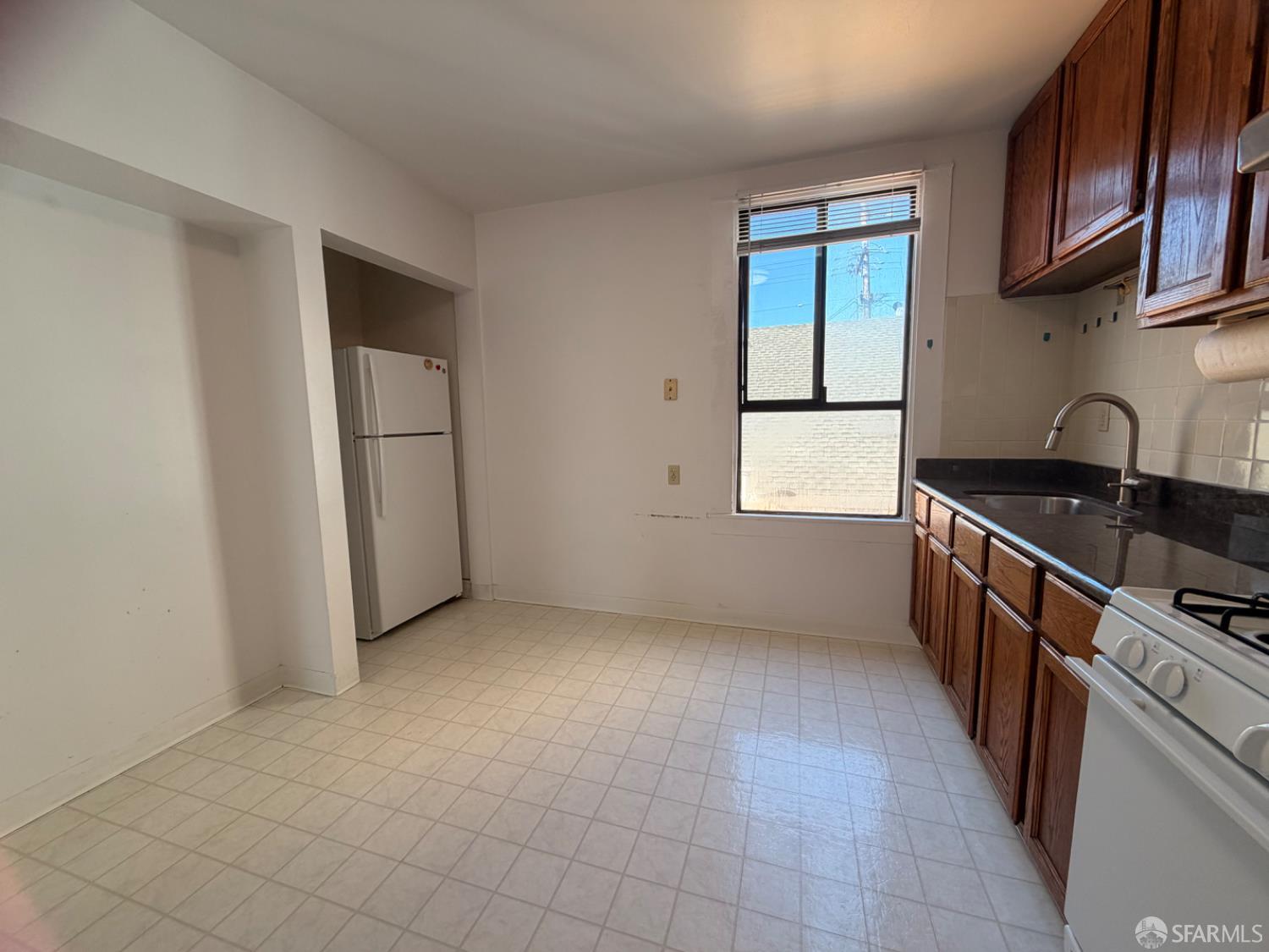 Detail Gallery Image 3 of 6 For 36 Tacoma St, San Francisco,  CA 94118 - 2 Beds | 2 Baths