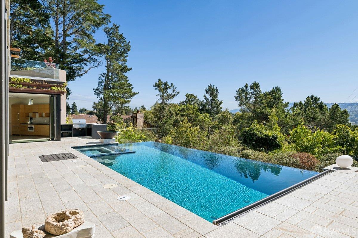 Detail Gallery Image 87 of 95 For 1435 Lakeview Dr, Hillsborough,  CA 94010 - 6 Beds | 5/1 Baths