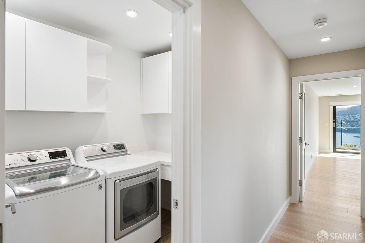 Detail Gallery Image 54 of 95 For 1435 Lakeview Dr, Hillsborough,  CA 94010 - 6 Beds | 5/1 Baths