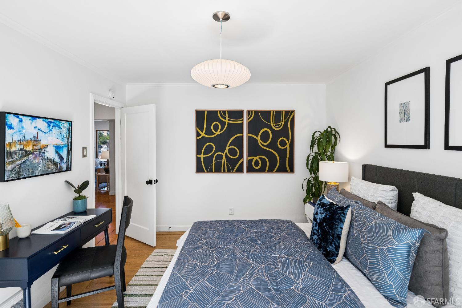 Detail Gallery Image 11 of 18 For 468 Corbett Ave, San Francisco,  CA 94114 - 2 Beds | 1 Baths