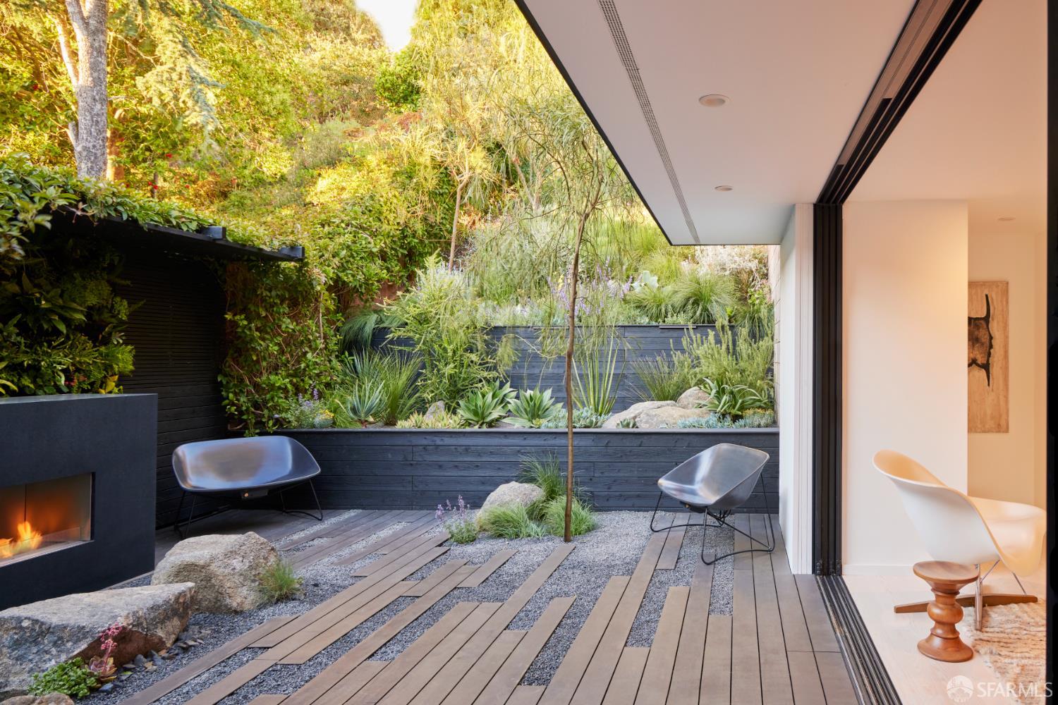 Detail Gallery Image 4 of 32 For 169 Amber Dr, San Francisco,  CA 94131 - 4 Beds | 3/1 Baths