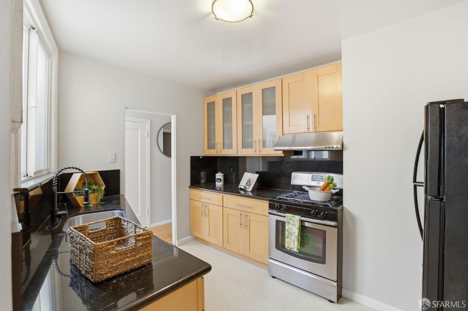 Detail Gallery Image 14 of 38 For 1826 Judah St, San Francisco,  CA 94122 - 2 Beds | 1 Baths