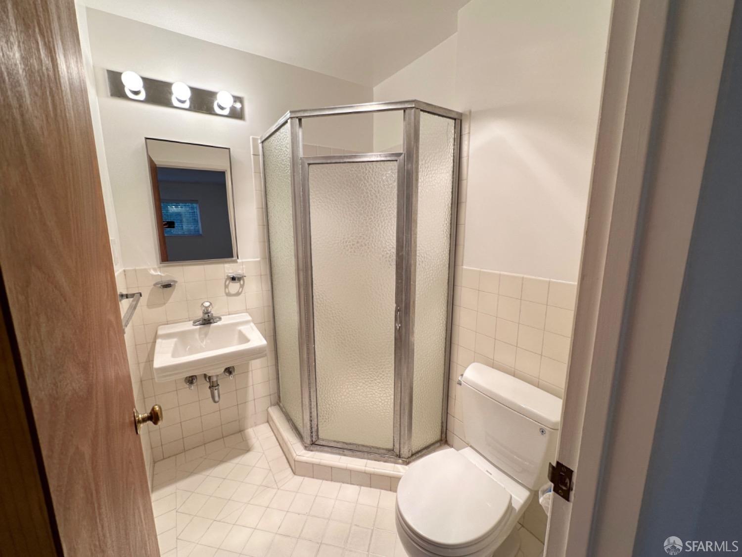 Detail Gallery Image 2 of 18 For 2240 Buchanan St #3,  San Francisco,  CA 94115 - 2 Beds | 2 Baths