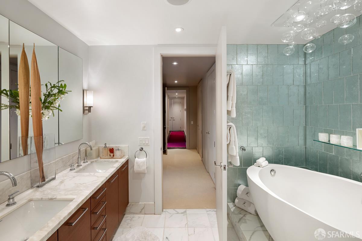 Photo #24: 426112313 Listing: Photo #24