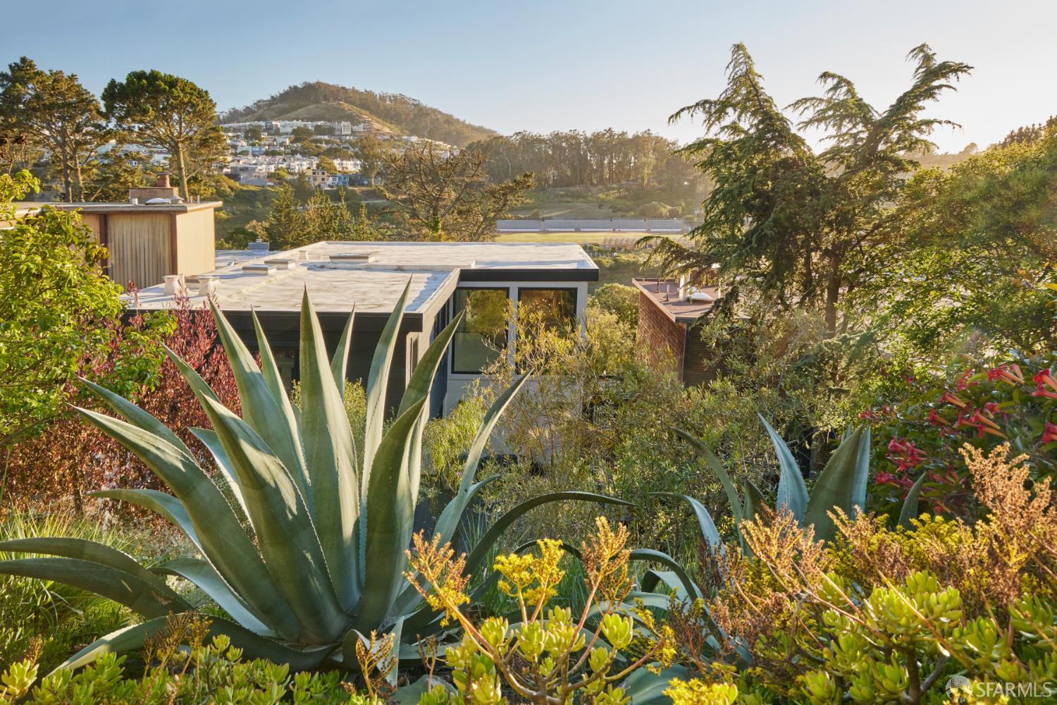 Detail Gallery Image 19 of 32 For 169 Amber Dr, San Francisco,  CA 94131 - 4 Beds | 3/1 Baths