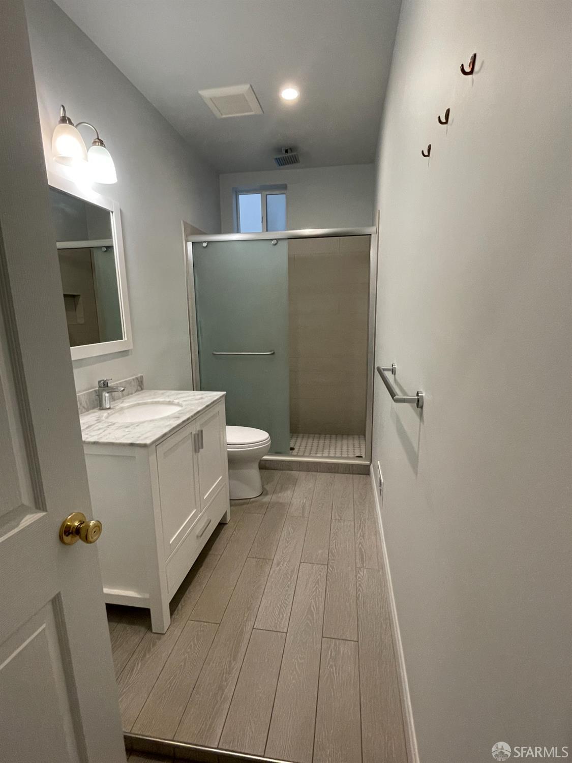 Detail Gallery Image 6 of 13 For 1937 Mcallister St, San Francisco,  CA 94115 - 3 Beds | 2 Baths