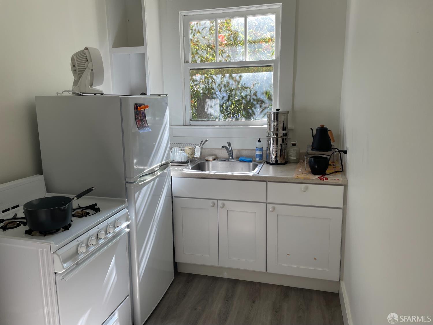 Detail Gallery Image 4 of 6 For 1582 Folsom St, San Francisco,  CA 94103 - – Beds | – Baths