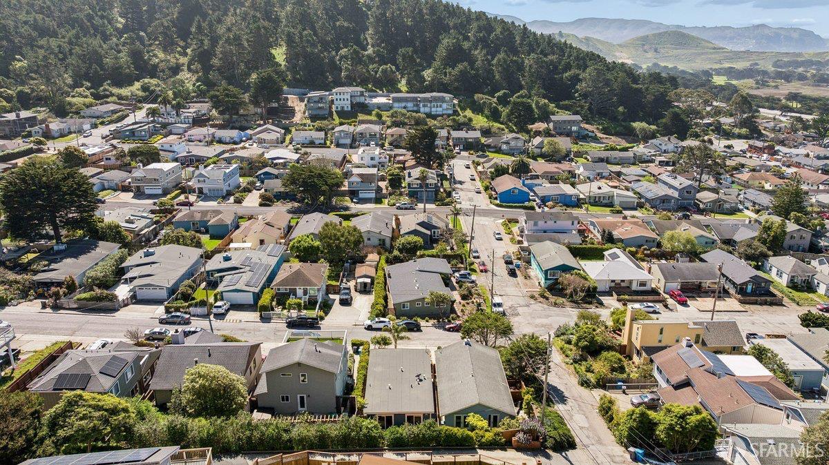 Detail Gallery Image 29 of 31 For 409 Pacific Ave, Pacifica,  CA 94044 - 2 Beds | 1 Baths