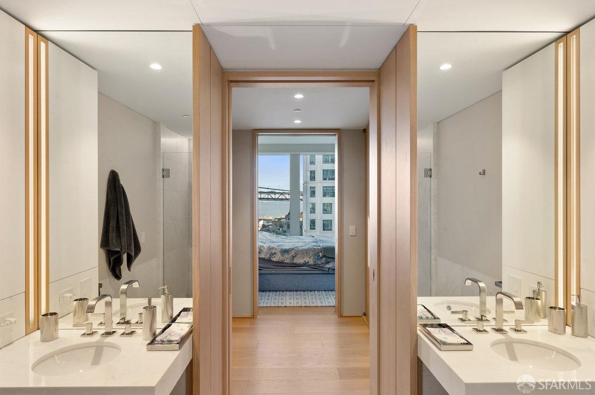 Detail Gallery Image 25 of 62 For 1 Steuart Ln #1702,  San Francisco,  CA 94115 - 2 Beds | 2/1 Baths