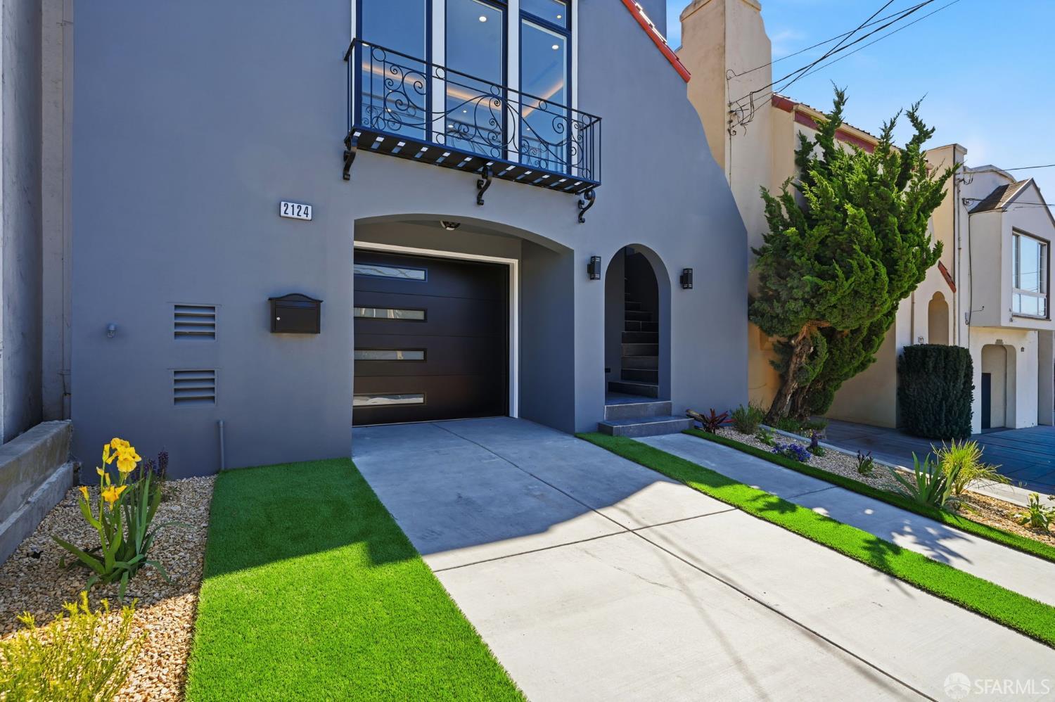 Detail Gallery Image 5 of 53 For 2124 18th Ave, San Francisco,  CA 94116 - 4 Beds | 3/1 Baths