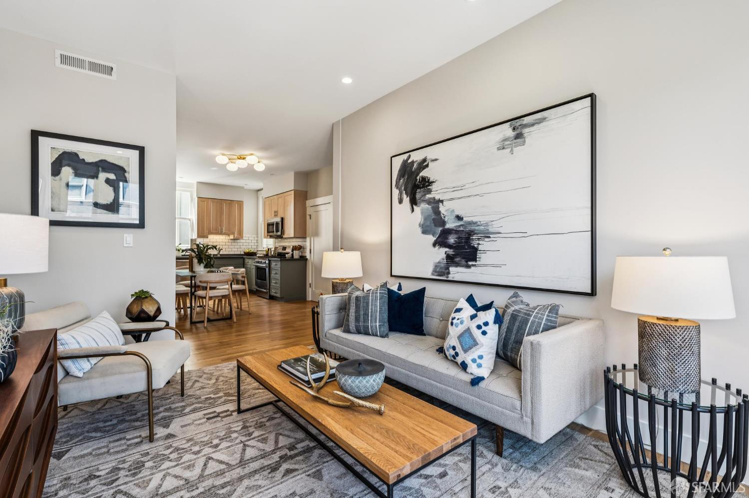 Photo #4: 426112629 Listing: Photo #4