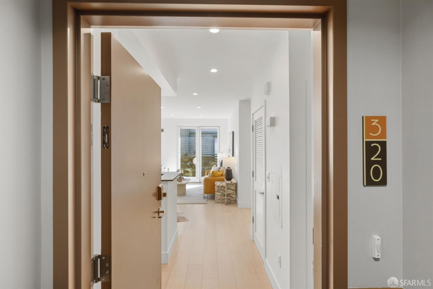 Detail Gallery Image 2 of 52 For 350 Broderick St #320,  San Francisco,  CA 94117 - 3 Beds | 3 Baths