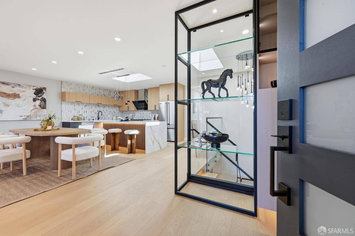 Detail Gallery Image 6 of 53 For 2124 18th Ave, San Francisco,  CA 94116 - 4 Beds | 3/1 Baths