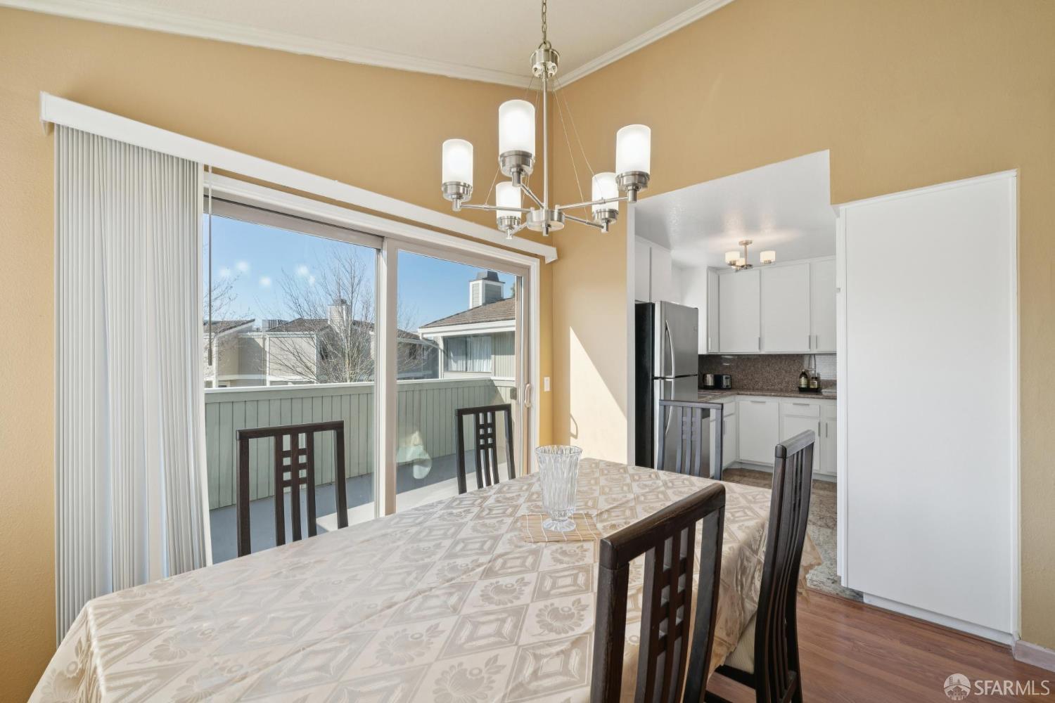 Detail Gallery Image 8 of 35 For 310 Atlas Dr #1,  Hercules,  CA 94547 - 2 Beds | 1/1 Baths