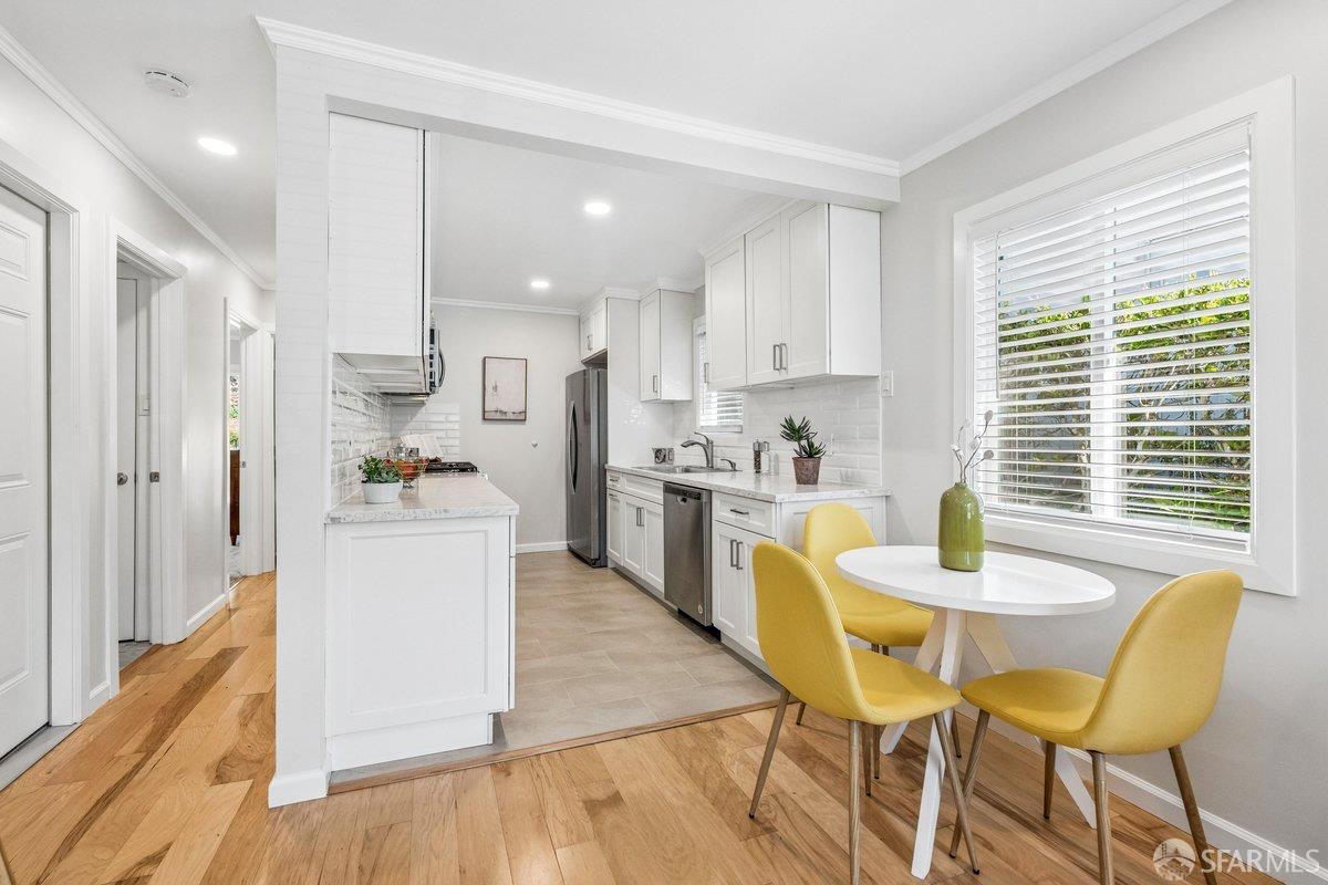 Detail Gallery Image 7 of 31 For 409 Pacific Ave, Pacifica,  CA 94044 - 2 Beds | 1 Baths