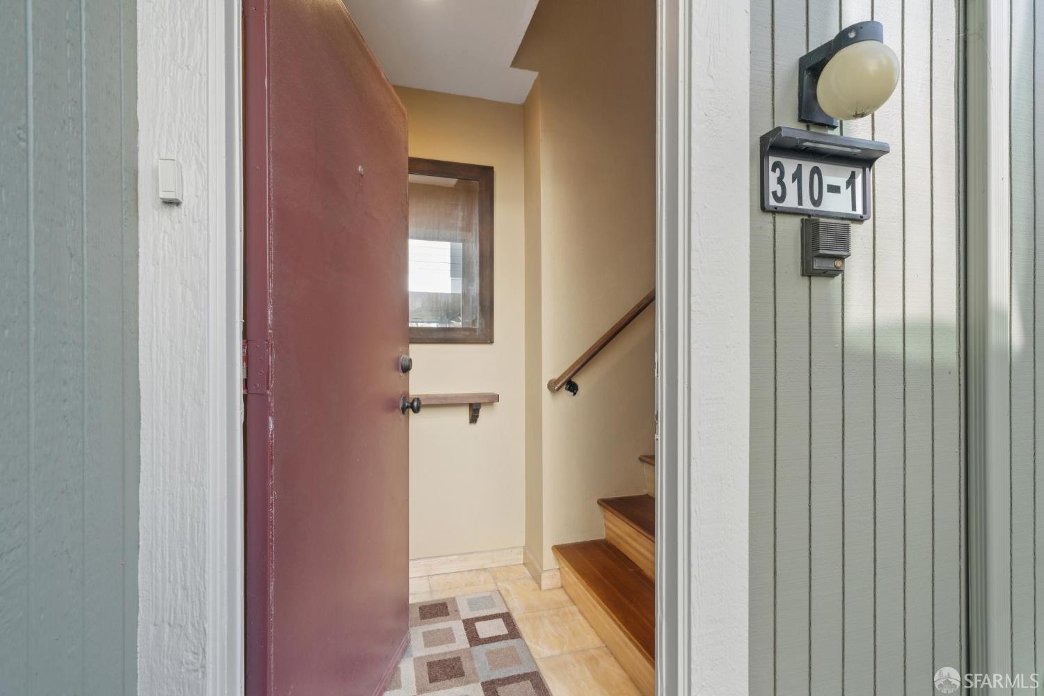 Detail Gallery Image 6 of 35 For 310 Atlas Dr #1,  Hercules,  CA 94547 - 2 Beds | 1/1 Baths