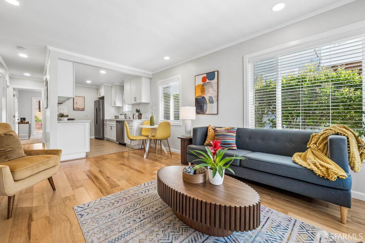 Detail Gallery Image 3 of 31 For 409 Pacific Ave, Pacifica,  CA 94044 - 2 Beds | 1 Baths