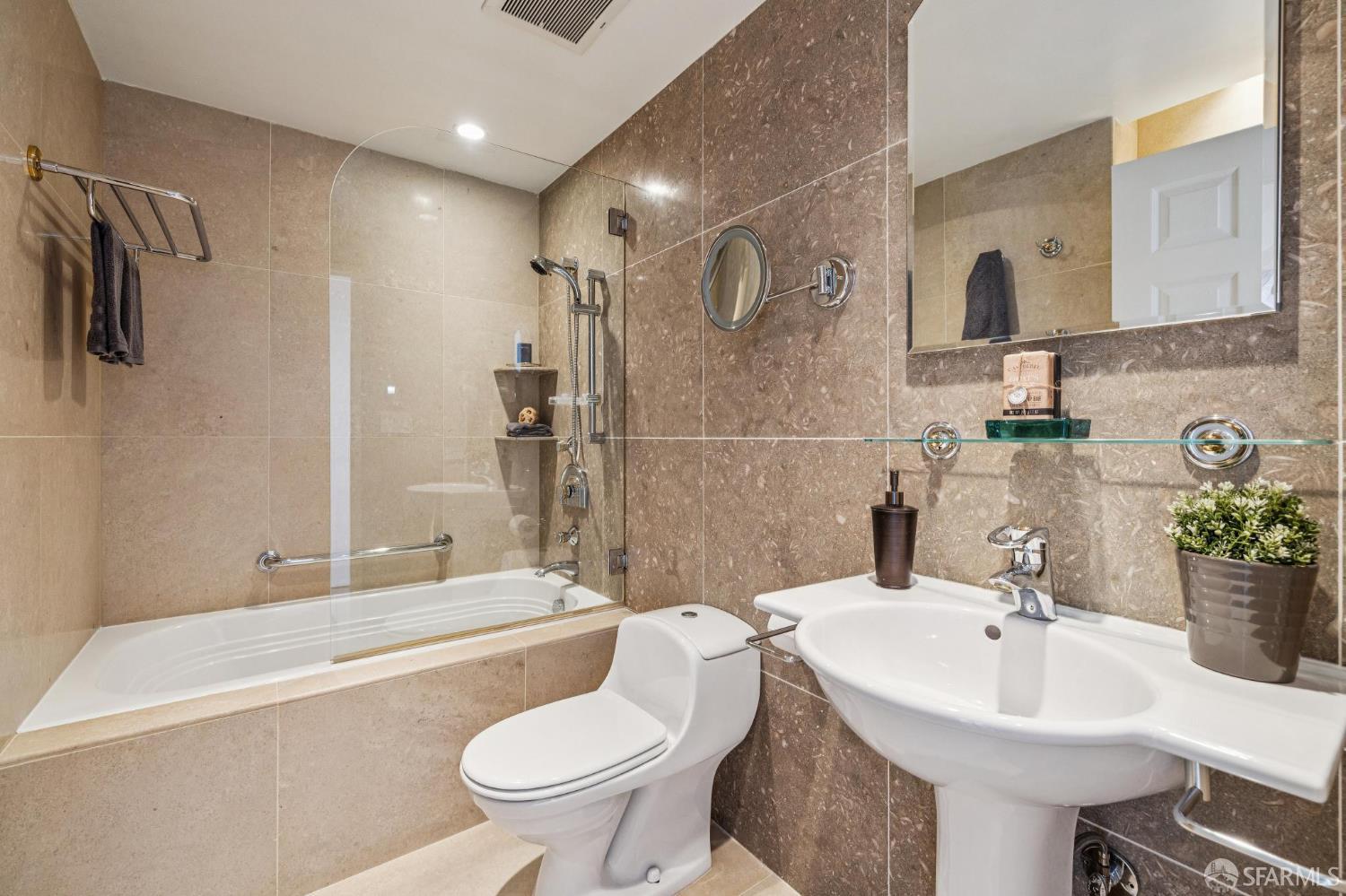 Photo #29: 426107929 Listing: Photo #29