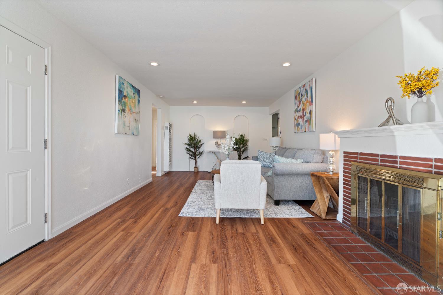 Detail Gallery Image 6 of 30 For 1931 98th Ave, Oakland,  CA 94603 - 3 Beds | 1 Baths