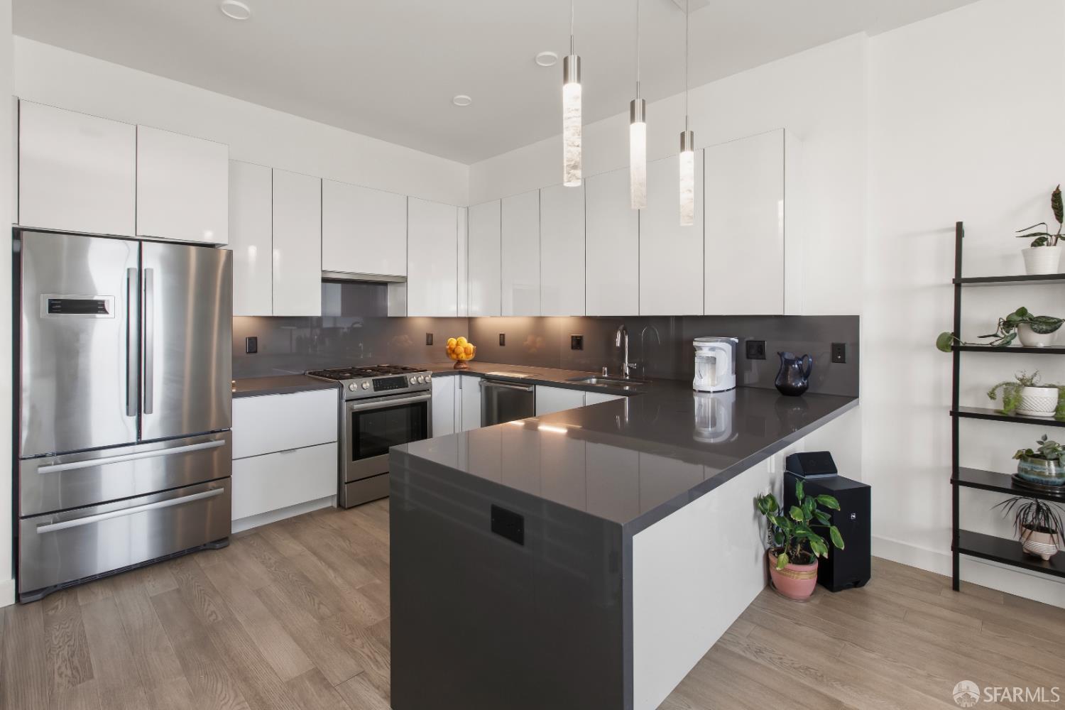 Photo #8: 426112671 Listing: Photo #8